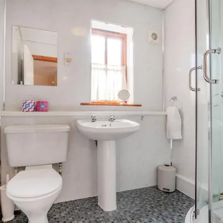 2 Bed In Oc-w086 Уитби